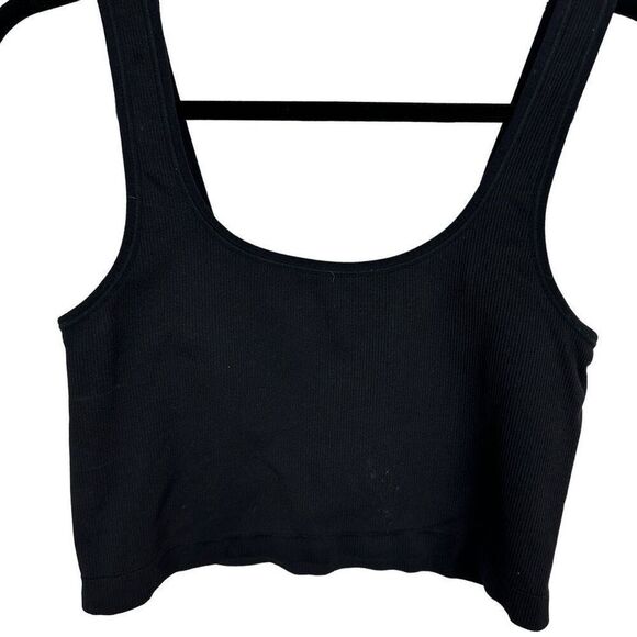 Athleta black crop top- size M - Picture 2 of 3